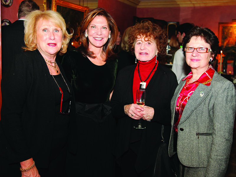 CHARLES & LINDA HICKOX HOST TRAVEL INDUSTRY LEADERS