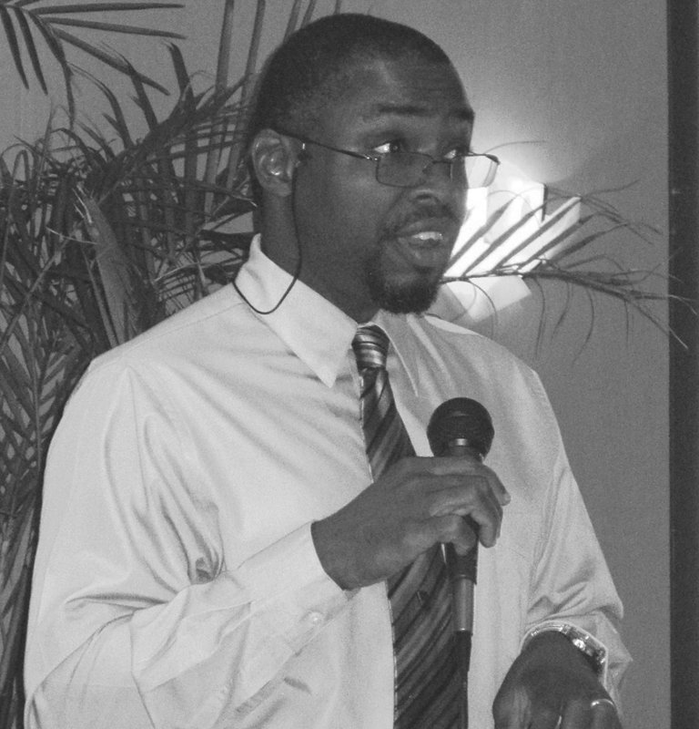 DEPUTY GOVERNOR AND GOVERNOR’S ORDERLY  HONOURED BY HM THE QUEEN