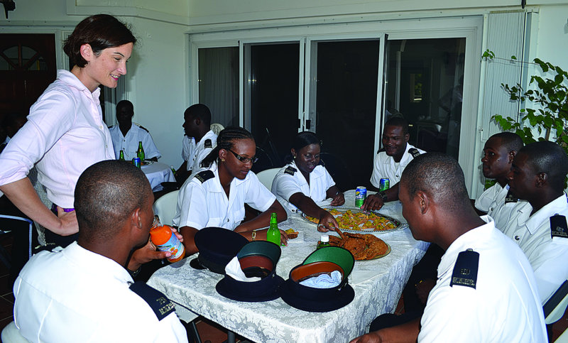GOVERNOR MEETS NEW POLICE RECRUITS
