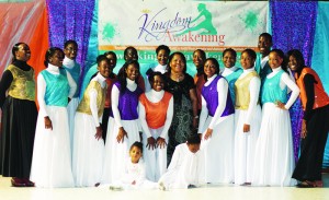 Mrs Janet Connor (Centre) with dancers(Photo courtesy Gavin Jean)