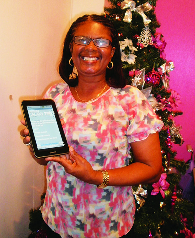 LIME BRINGS ‘Share the Cheer’ TO CUSTOMERS Lenville Connor, Eustella Fontaine,  Bernadine Xavier, Icilma Carty, Maria Foreman, Iona Reid, Leah Richardson, Florita Kentish