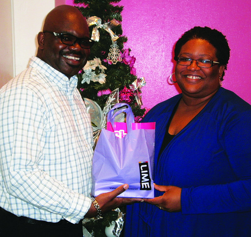 LIME BRINGS ‘Share the Cheer’ TO CUSTOMERS Lenville Connor, Eustella Fontaine,  Bernadine Xavier, Icilma Carty, Maria Foreman, Iona Reid, Leah Richardson, Florita Kentish