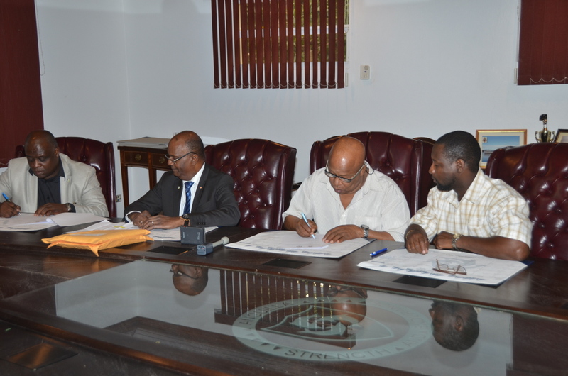 PARLIAMENTARY SECRETARY LAUDS ANGUILLA-ST MAARTEN DOCK Would Support Investigation