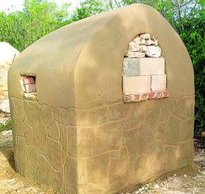 The completed oven (with protected entrance)