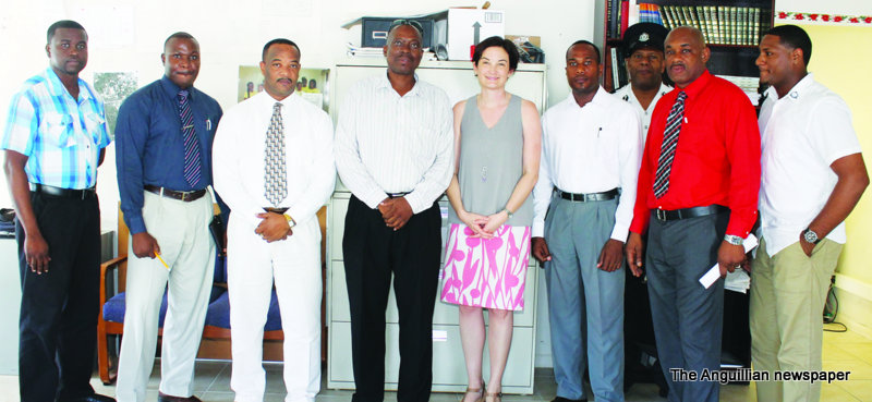 GOVERNOR VISIT POLICE HEADQUARTERS TO  COMMEND OFFICERS