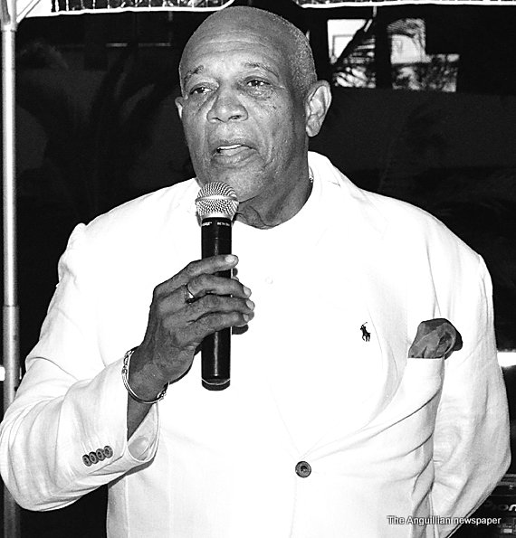 CHIEF MINISTER COMMENDS RIZZUTO ON THE REEF BY CUISINART