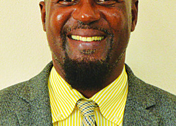 GOVERNMENT WORKING WITH CANADIAN COMPANY ON AIRPORT