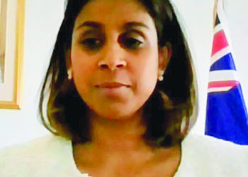 GOVERNOR BREAKS INTO PRAYER AT SWEARING-IN CEREMONY