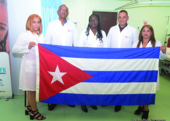 GOVERNOR, PREMIER AND HEALTH PROFESSIONALS  BID CUBAN MEDICAL TEAM FAREWELL