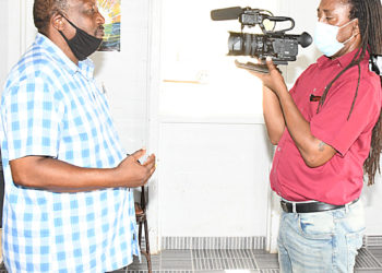 CARL THOMAS ORGANISES DONATIONS FOR  SENIOR CITIZENS