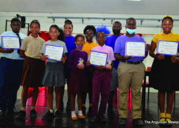 ROTARY CLUB CONTRIBUTES TO PRIMARY SCHOOLS
