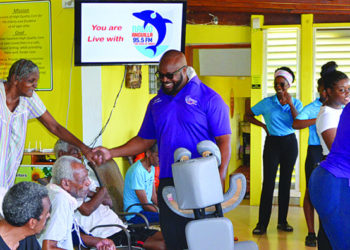 CARL THOMAS PROVIDES GROOMING AND MASSAGE TREATS  FOR RESIDENTS AT SENIORS’ HOMES